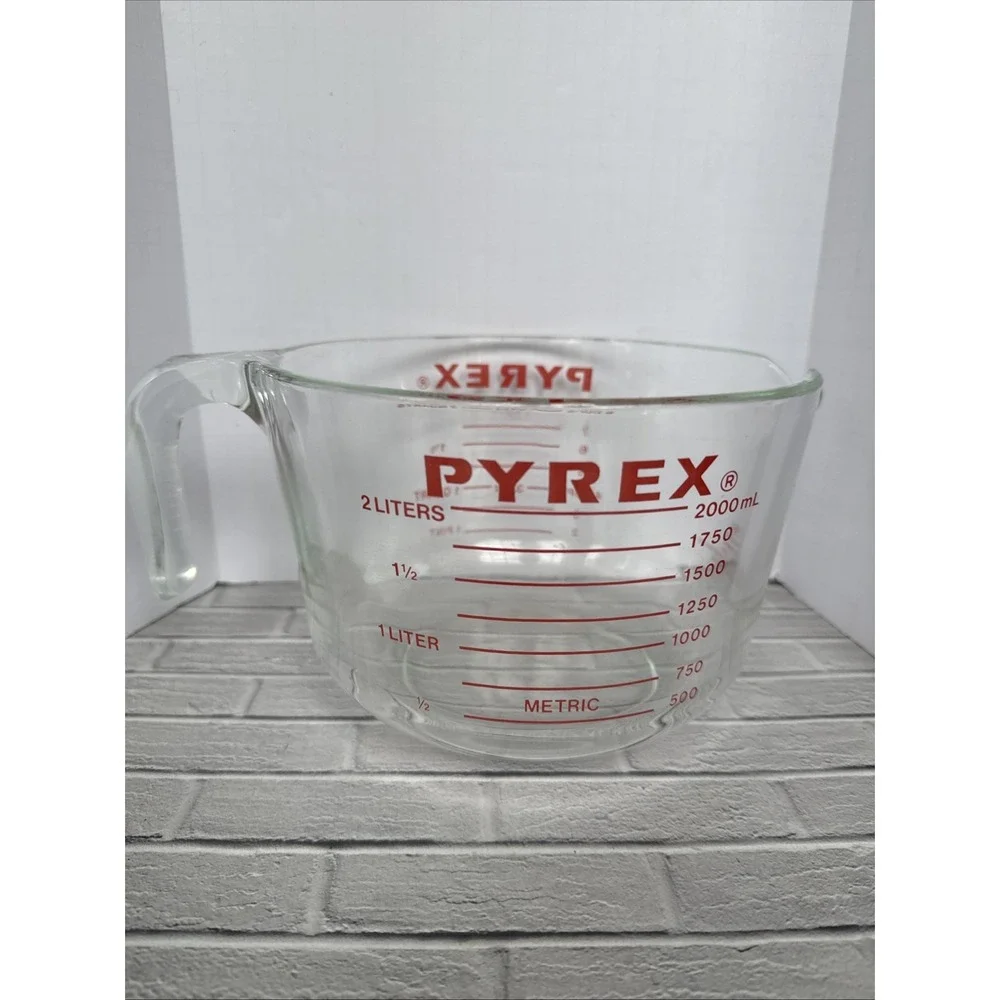 PYREX Glass Liquid Measuring 8 Cup 64 oz 2 Quart Liter Clear Red Letters-USA